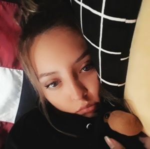 Meet your Posher, Kayla